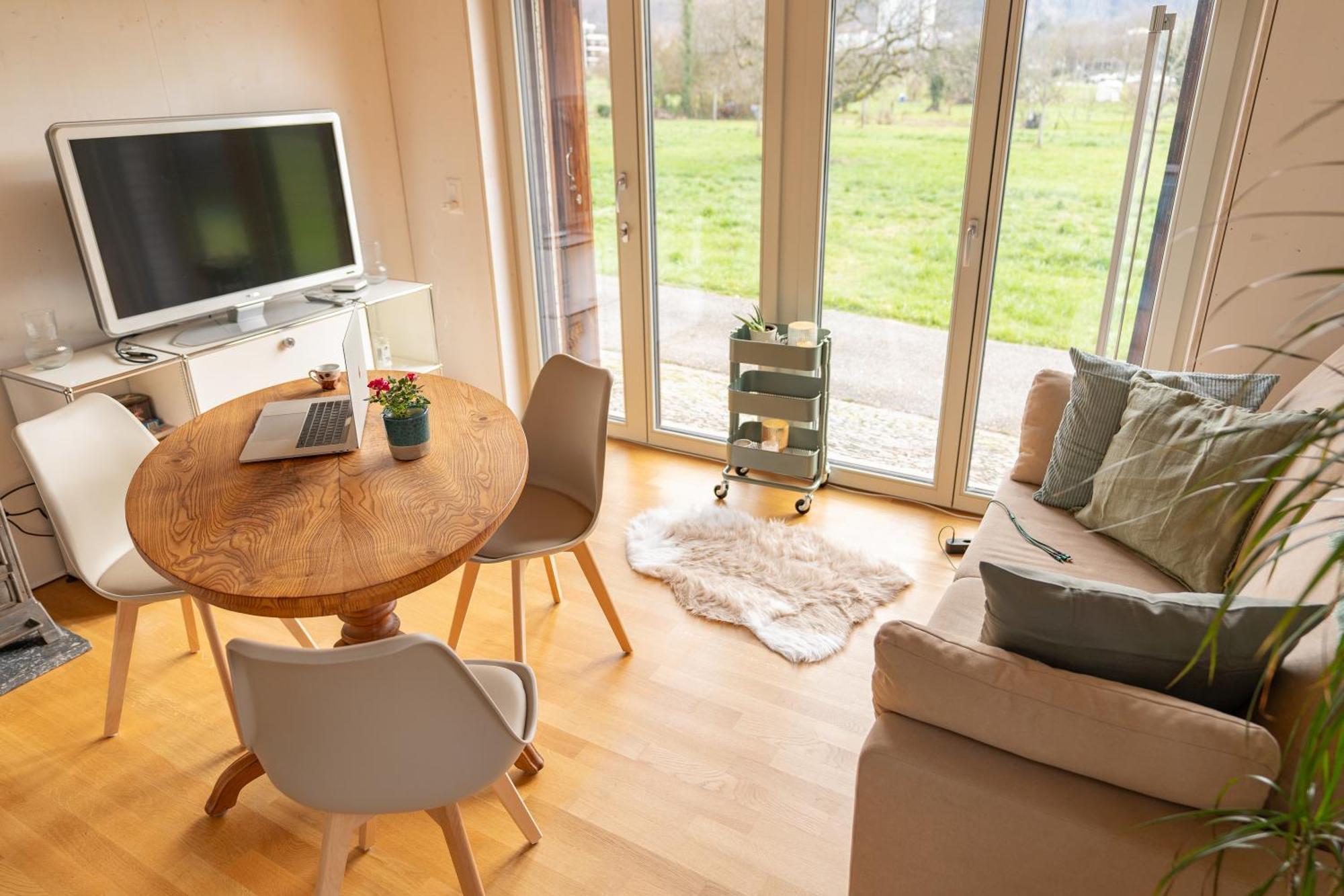 Tiny House Chez Claudine - Relaxen, Workspace, Naehe Thermen, Netflix, Free Parking & Wifi Brugg  Zewnętrze zdjęcie