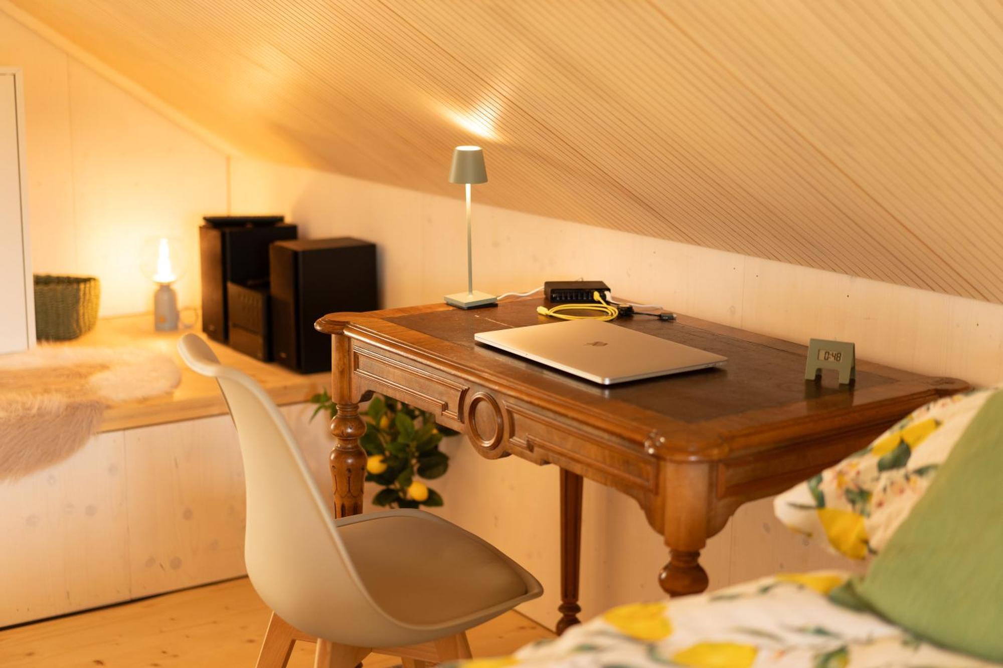 Tiny House Chez Claudine - Relaxen, Workspace, Naehe Thermen, Netflix, Free Parking & Wifi Brugg  Zewnętrze zdjęcie