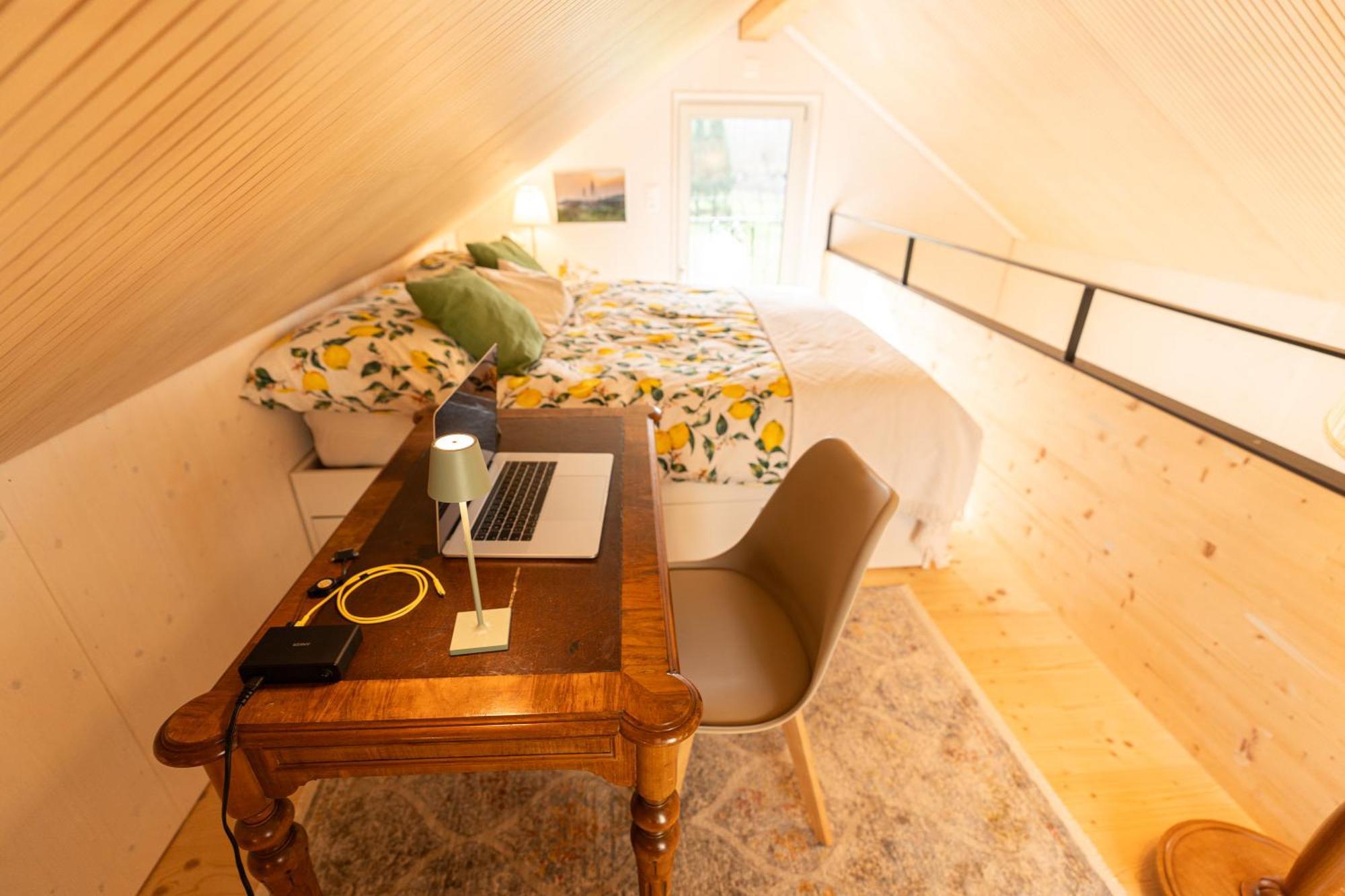 Tiny House Chez Claudine - Relaxen, Workspace, Naehe Thermen, Netflix, Free Parking & Wifi Brugg  Zewnętrze zdjęcie